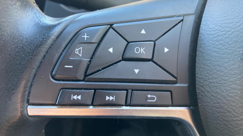 Nissan Qashqai 1.3 DiG-T N-Connecta 5dr Petrol Hatchback